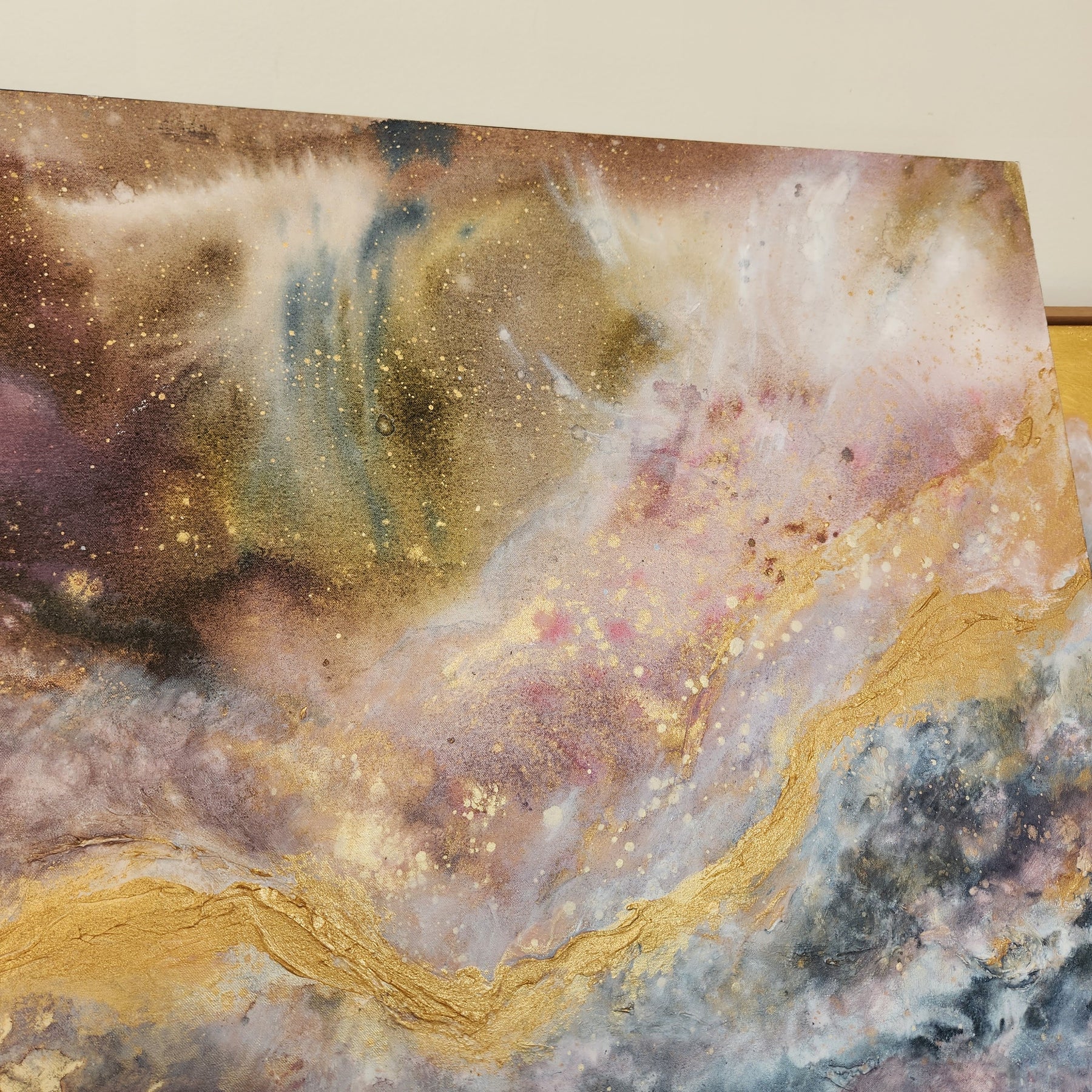 All the stars are falling - Aurora skies